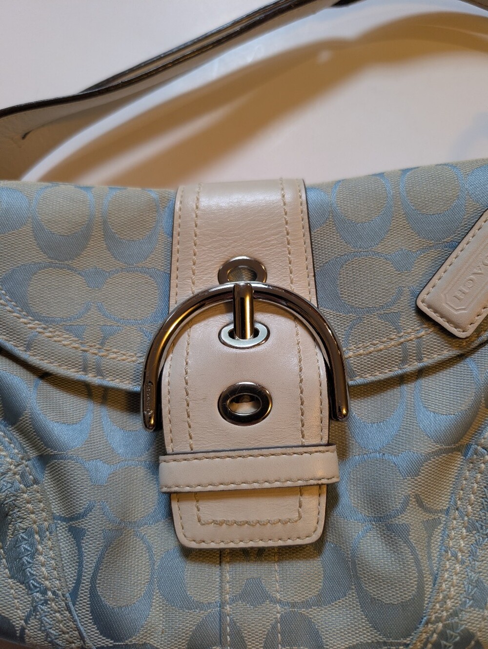 Vintage Coach Soho Signature Flap Shoulder Bag Blue White Buckle Y2K In VGUC - Picture 2 of 14